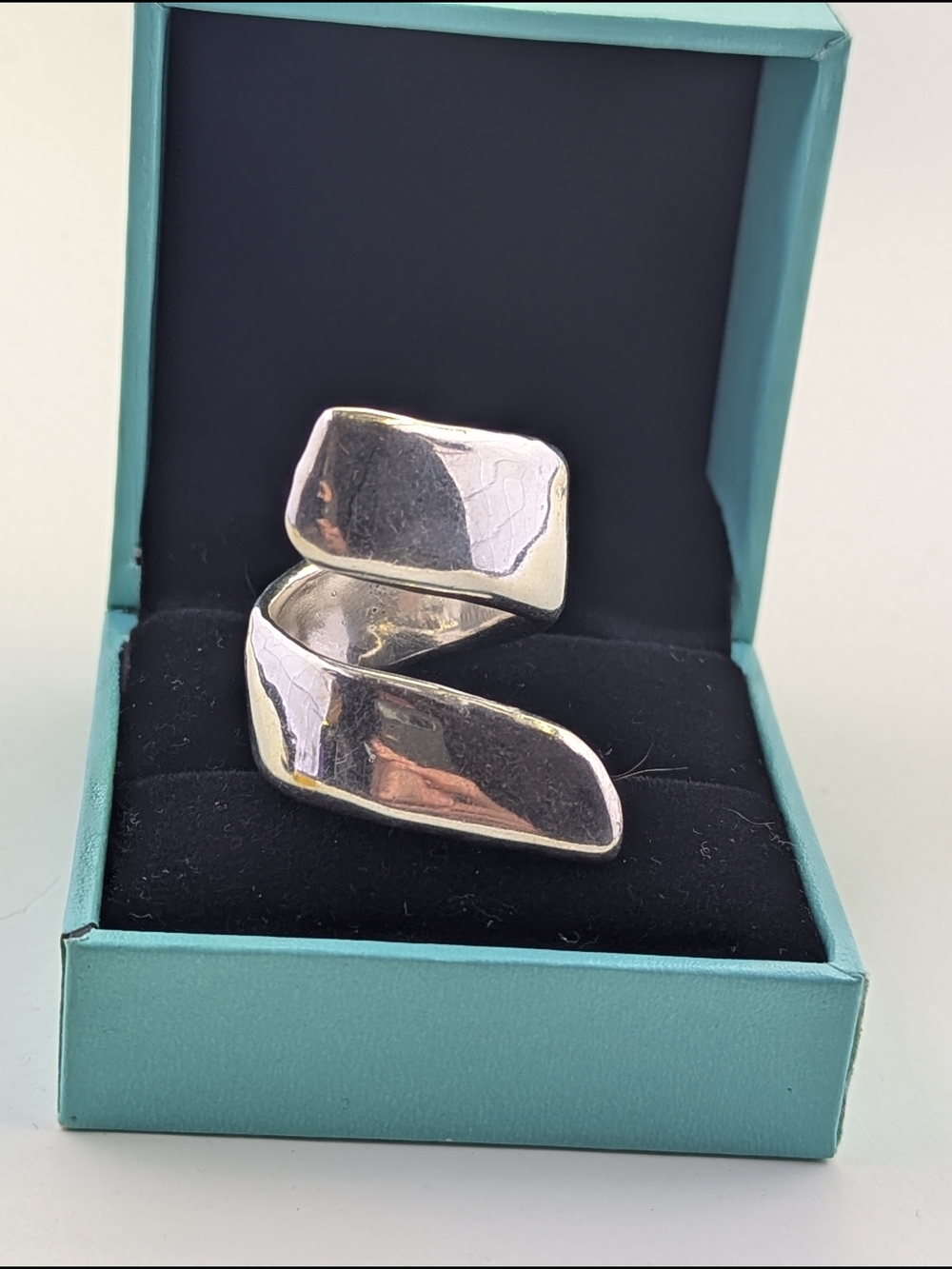 ✨ Vintage Sterling Silver Bypass Ring Modernist Ribbon Design ✨ - Picture 3 of 5